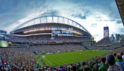  mk体育平台|英超争冠白热化，曼城、阿森纳、利物浦三强鼎立，最后冲刺谁将问鼎？